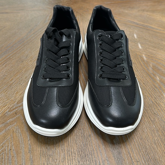 Prada Men’s black shoes Sz 8.5 US / Sz 41.5 EU
* side logo R missing see photo - Picture 2 of 8